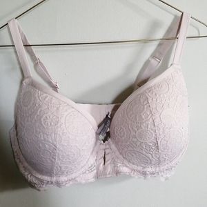 Aerie day to play plunge